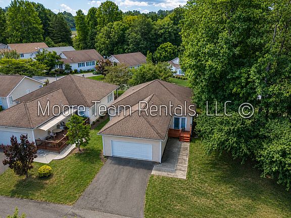 2nd image of 250 Highland Golf Dr