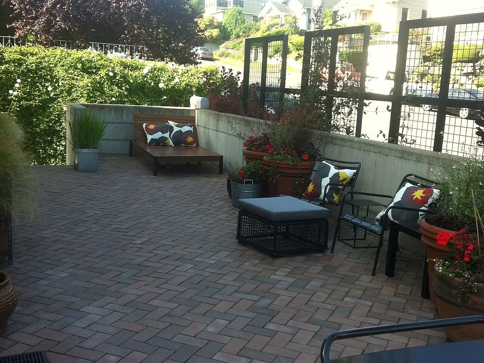 2nd image of 1316 California Ave SW