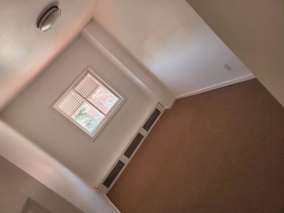 4th image of 3224 Lurting Ave