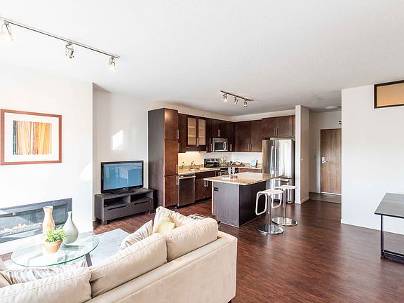 5th image of 1800 W Lake St #313