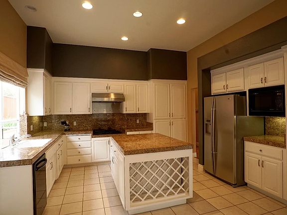 3rd image of 3223 Cantada Ct