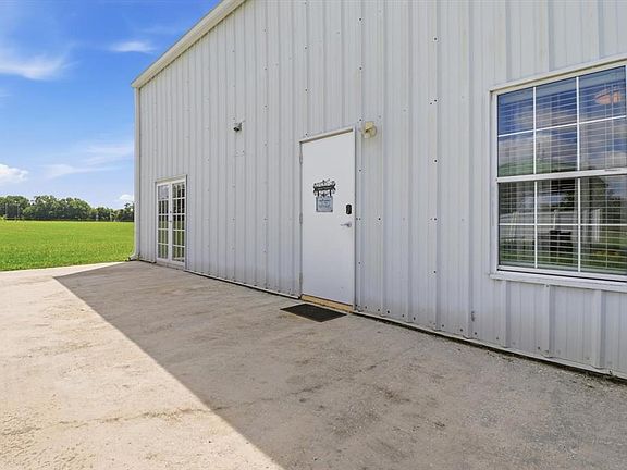 4th image of 11752 NE Jacksonville Rd #0