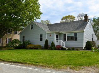 161 Mitchells Ln, Middletown, RI 02842