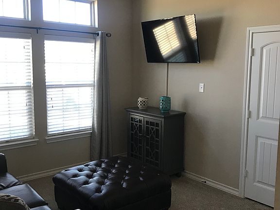 4th image of 100 Brittain Cir