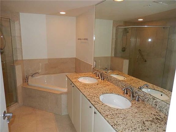 5th image of 610 W Las Olas Blvd APT 819N
