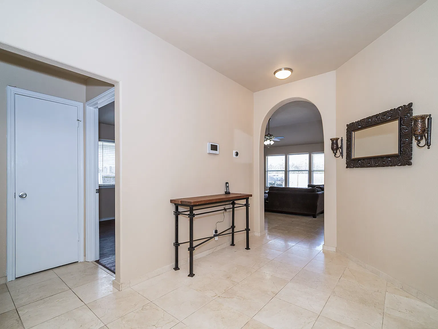 3 bed, 1757 sqft, $2,400 — Photo 4