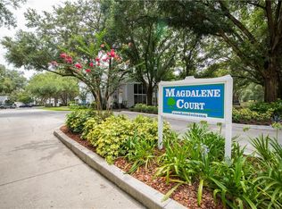 3223 Valley Oaks Dr, Tampa, FL 33618