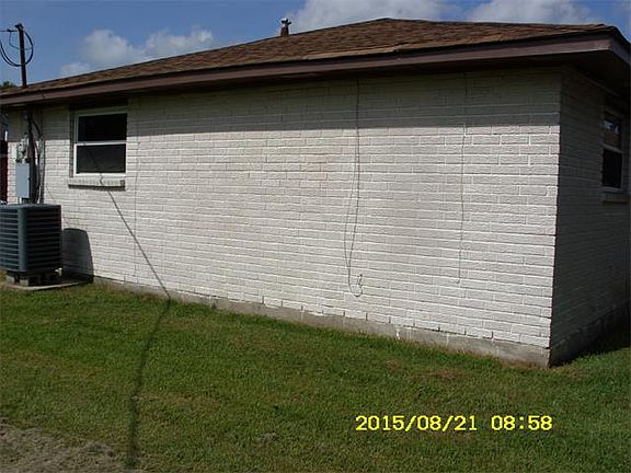3rd image of 1509 Admiral Dr