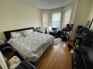 104 Queensberry St APT 12, Boston, MA 02215