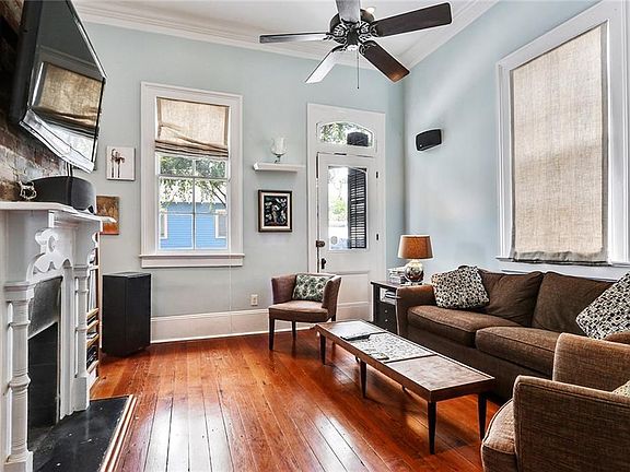 4th image of 4227-29 Burgundy St