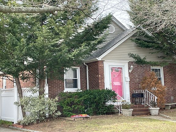 3rd image of 17218 Effington Ave