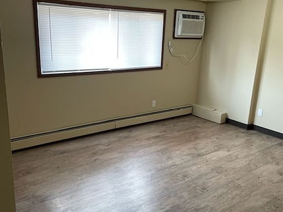 3rd image of 1601 30th St NW APT 4
