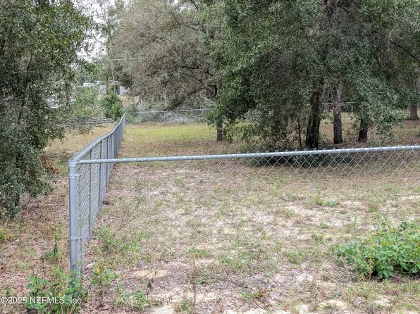 211 1ST Way, Interlachen, FL 32148