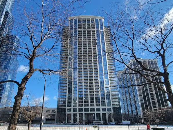 1235 S Prairie Ave APT 2808, Chicago, IL 60605
