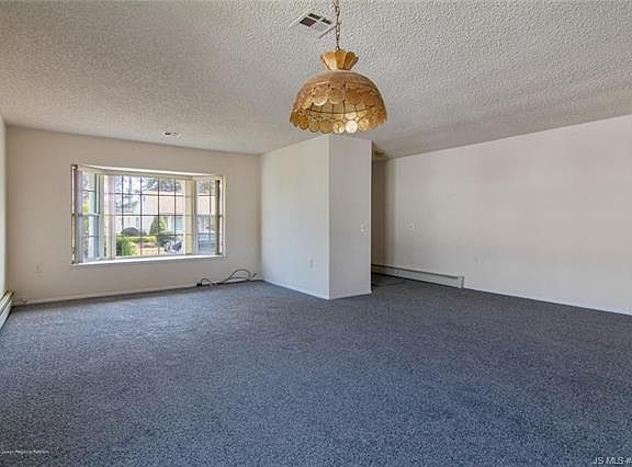 5th image of 42 La Dunette Dr