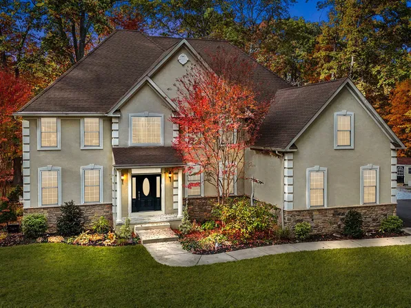 3 Waterview Dr, Pilesgrove, NJ 08098