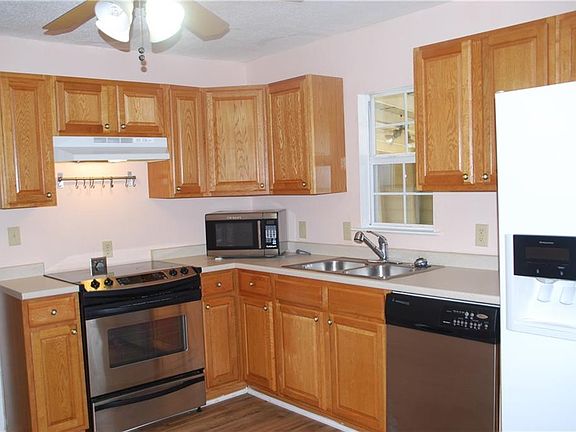 2nd image of 924 Renfro Dr