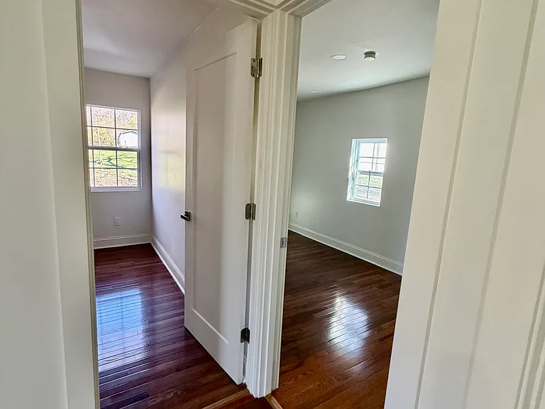 1038 Davis Rd — Photo 34