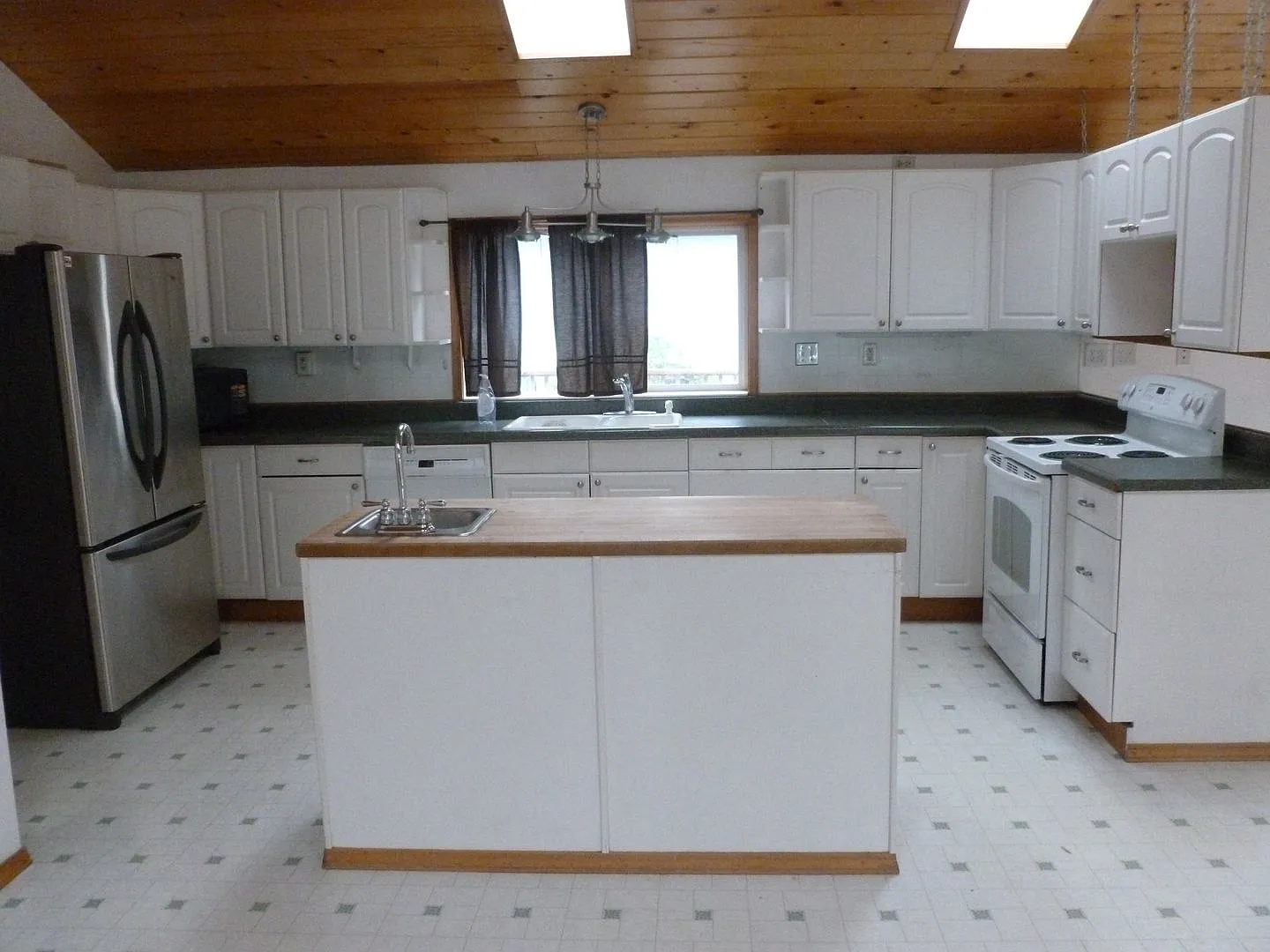616 Willow Street — Photo 2