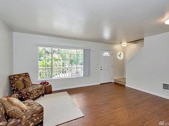3rd image of 4834 Lupine Ln NW
