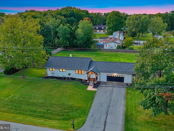 3rd image of 2174 Porter Rd