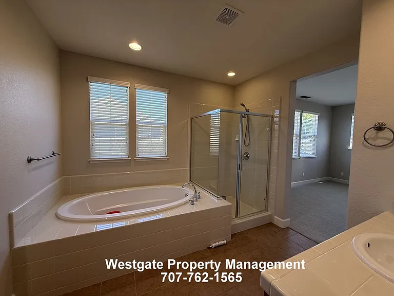 1708 Southridge Dr — Photo 30
