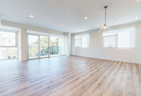 3rd image of 1545 S Bentley Ave #302