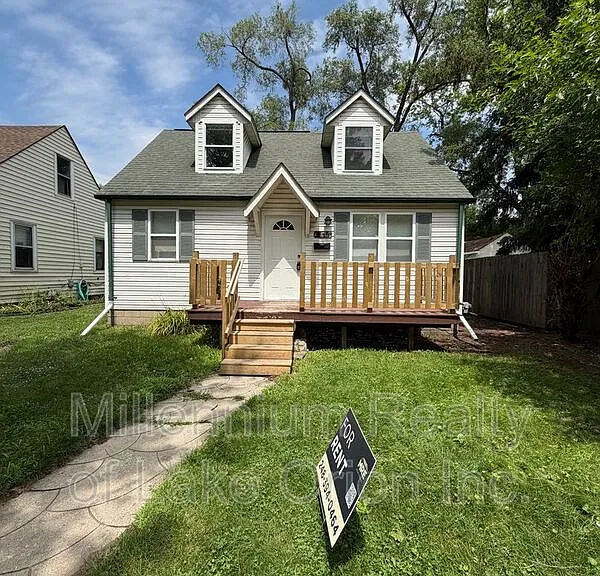 735 E Milton Ave — Photo 1