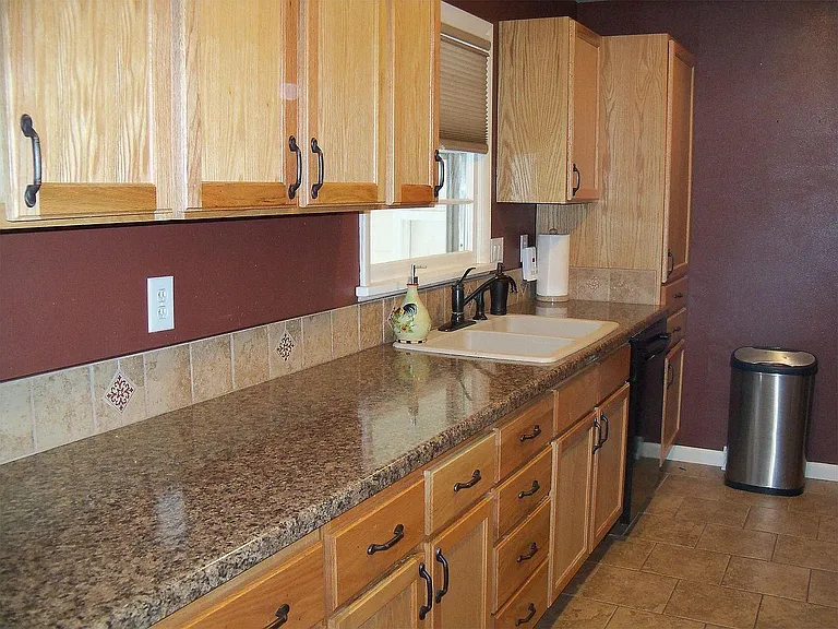 107 S Crestwood Dr — Photo 5