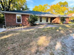 570 Hawkins Dr, Gallatin, TN 37066