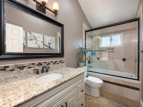 4th image of 298 Velvetlake Dr