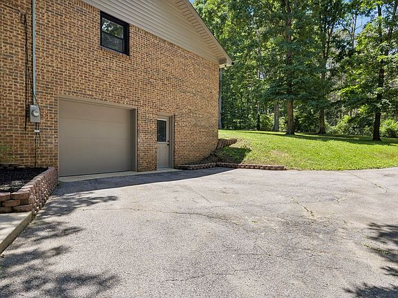 5th image of 122 Payne Springs Rd