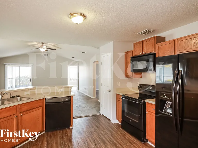 2089 W Lymington Way — Photo 8