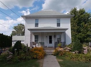 8 W 8th St, Milledgeville, IL 61051