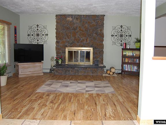 3rd image of 645 Wilkes Dr