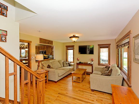 3rd image of 253 Fairground Ave