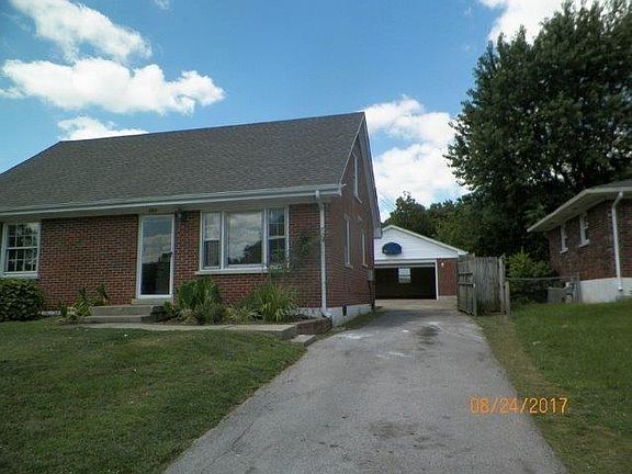 2nd image of 1725 Foxborough Cir