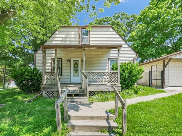 102 E Pease St, Heyworth, IL 61745