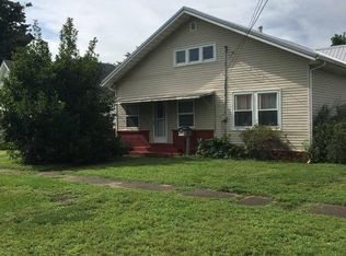 410 E Franklin St, Palestine, IL 62451