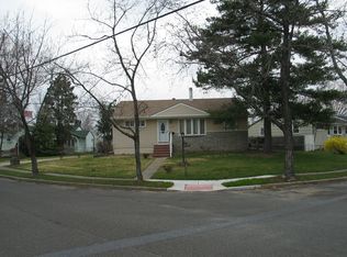 525 Monroe St, Riverside, NJ 08075