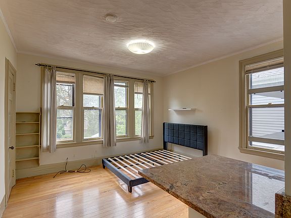 5th image of 244 Edwards St #6