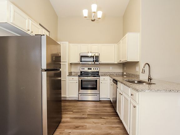 4th image of 2518 W Wrangler Way