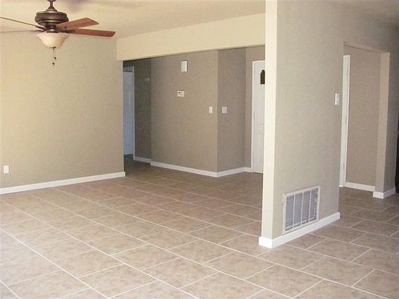 2nd image of 3412 Moonview Dr