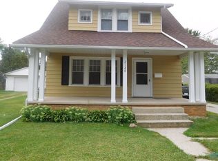 2128 Maginnis Rd, Oregon, OH 43616