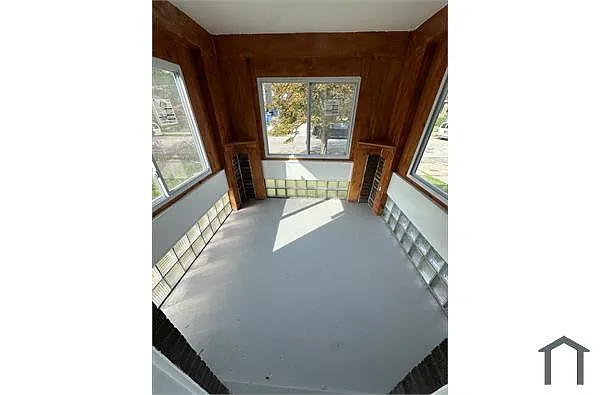 Building Photo - 3682 Bedford St #2