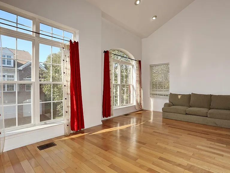 261 Riverwalk Way — Photo 7