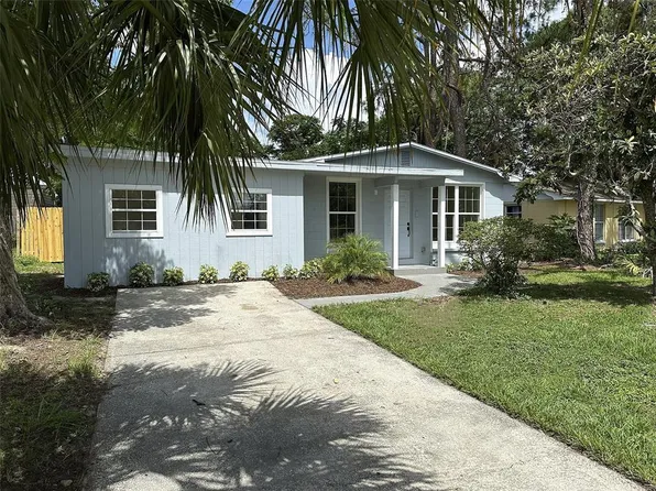 910 Flamingo Dr, Leesburg, FL 34748