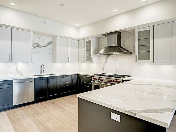 5th image of 2047 Westcreek Ln #704