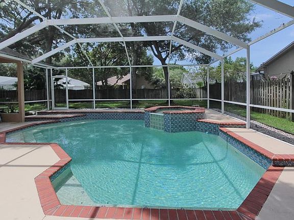 2nd image of 4406 Round Lake Ct