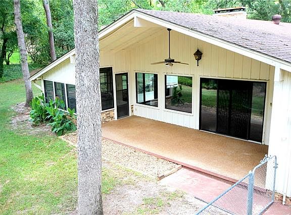 4th image of 410 Hideaway Ln E